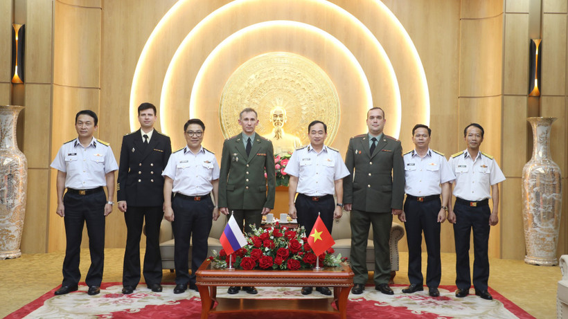 Các đại biểu tại buổi gặp mặt.