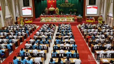 Quang cảnh đại hội Đảng bộ phường Long Xuyên.