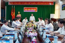 Quang cảnh buổi làm việc.