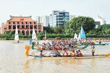 Hoạt động thể thao dưới nước tại Lễ hội sông nước Thành phố Hồ Chí Minh lần 1.