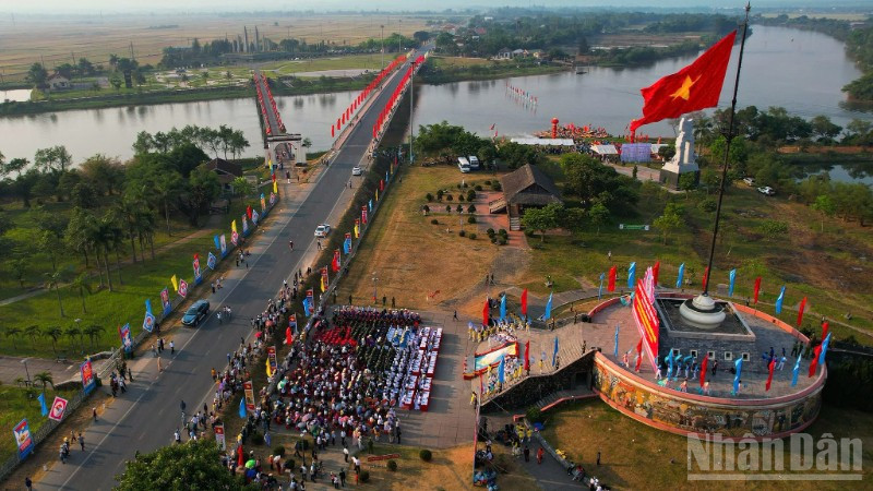 Khu di tích quốc gia đặc biệt Đôi bờ Hiền Lương-Bến Hải.