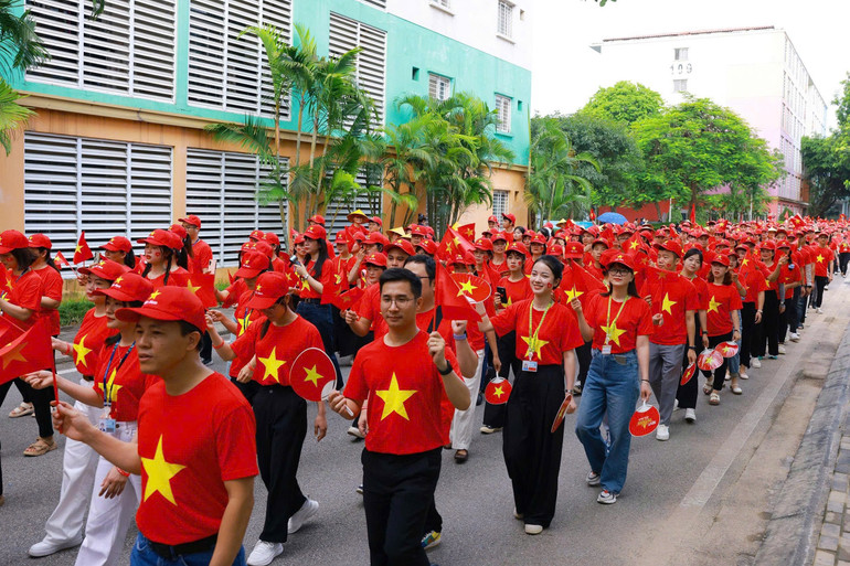 Và cùng tiến bước vì một Việt Nam đoàn kết, mạnh mẽ và bền vững. img-4882.jpg