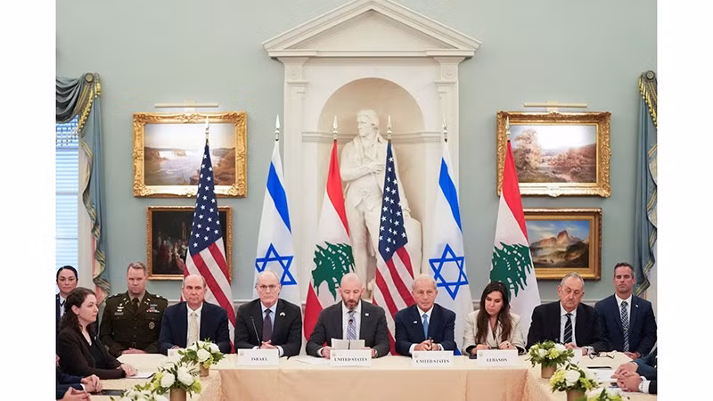 Phái đoàn Israel và Liban đạt được thỏa thuận ngừng bắn mới sau khi đàm phán dưới sự chủ trì và trung gian của Mỹ tại Washington, ngày 3/6. Ảnh | Reuters