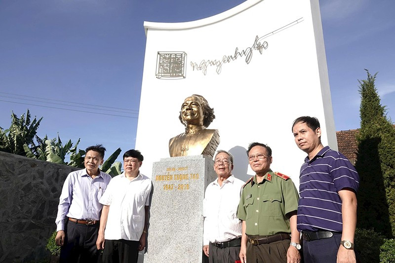 Khánh thành Khu lưu niệm nhà thơ, nhạc sĩ Nguyễn Trọng Tạo, ngày 12/6/2024. 2a23afc558eeeeb0b7ff.jpg