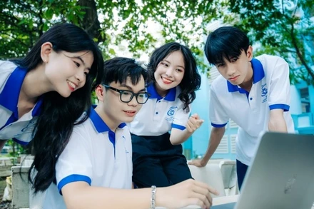 Sinh viên Trường đại học Công nghệ thông tin trao đổi học tập (Ảnh UIT)