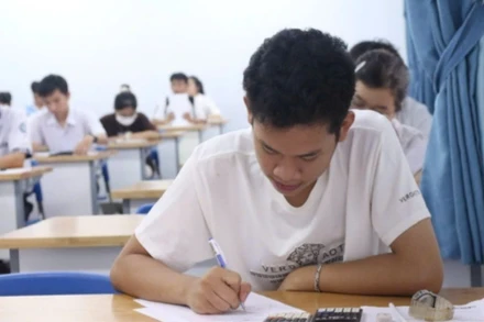 Thí sinh tham gia Kỳ thi đánh giá năng lực đợt 2. 