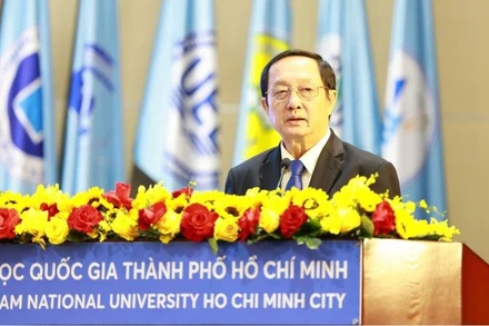 Đồng chí Huỳnh Thành Đạt, Phó Trưởng ban Tuyên giáo và Dân vận Trung ương phát biểu tại hội thảo.