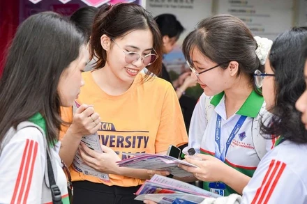 Trường đại học Khoa học tự nhiên tư vấn tuyển sinh.