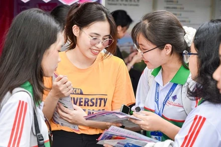 Trường đại học Khoa học tự nhiên tổ chức tư vấn tuyển sinh.