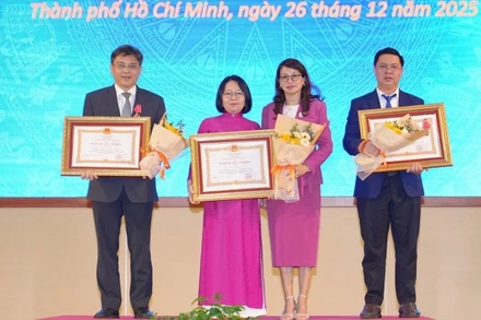 Các tập thể, cá nhân vinh dự nhận Huân chương Lao động do Chủ tịch nước trao tặng.