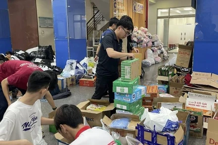 Đoàn Thanh niên, Hội sinh viên Trường đại học Khoa học tự nhiên, Đại học Quốc gia Thành phố Hồ Chí Minh tổ chức điểm tiếp nhận cứu trợ (Ảnh CTV).