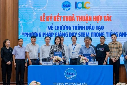 Trường đại học Sài Gòn ký kết Biên bản thỏa thuận hợp tác tổ chức chương trình đào tạo “Phương pháp Giảng dạy STEM trong tiếng Anh”.