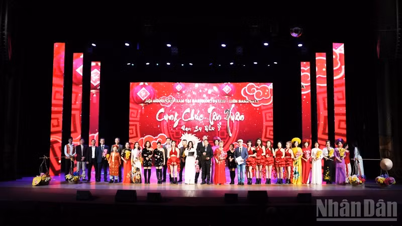 Chương trình văn nghệ đặc sắc chào đón Tết Nguyên đán Bính Ngọ 2026. (Ảnh: XUÂN HƯNG)