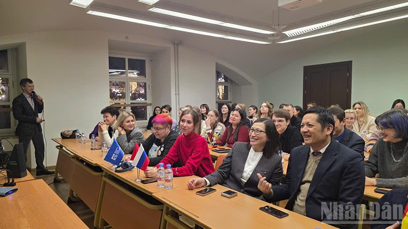 Cuộc thi kết hợp ba yếu tố: trí tuệ, giải trí và năng động.