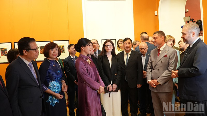 Khai mạc Triển lãm “Người thầy – Học trò: Giai điệu của hành trình”.
