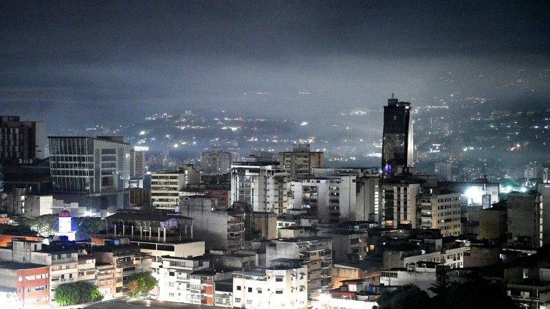 Nga kêu gọi đối thoại tìm giải pháp và ngăn chặn leo thang căng thẳng tại Venezuela. (Ảnh: NG.RU)