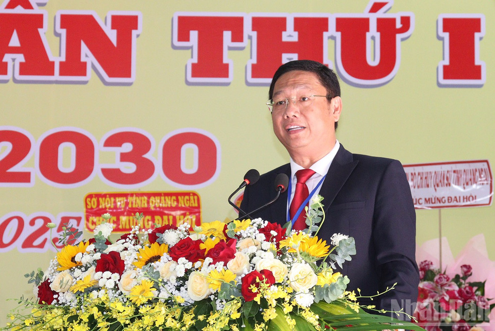 Bí thư Đảng ủy xã Ba Gia Nguyễn Công Hoàng phát biểu khai mạc đại hội. ndo_br_img-0077.jpg