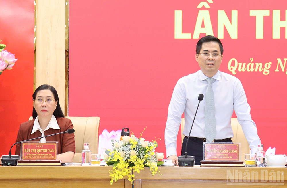 Bí thư Tỉnh ủy Quảng Ngãi Bùi Thị Quỳnh Vân và Chủ tịch Ủy ban nhân dân tỉnh Quảng Ngãi Nguyễn Hoàng Giang chủ trì hội nghị. ndo_br_img-9316.jpg
