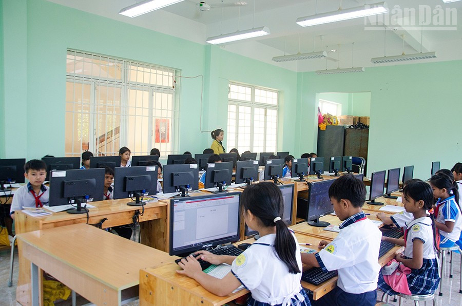 Con em cán bộ tỉnh Kon Tum về tỉnh Quảng Ngãi (mới) công tác sẽ được tạo mọi thuận lợi trong việc học tập.