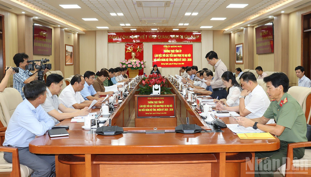 Quang cảnh buổi làm việc. ndo_br_img-1350.jpg