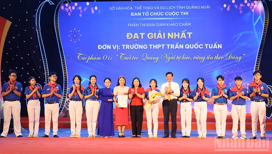 Giải nhất Cuộc thi video clip tuyên truyền Đại hội đại biểu Đảng bộ tỉnh Quảng Ngãi lần thứ nhất do Ban giám khảo chấm điểm thuộc về tác phẩm “Tuổi trẻ Quảng Ngãi tự hào, vững tin theo Đảng” của Trường trung học phổ thông Trần Quốc Tuấn.