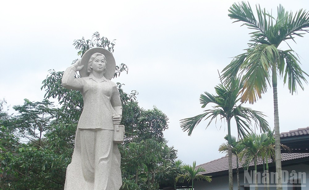 Các hoạt động tưởng niệm 55 năm ngày Anh hùng, liệt sĩ, bác sĩ Đặng Thùy Trâm hy sinh được tỉnh Quảng Ngãi tổ chức trang trọng và ý nghĩa.