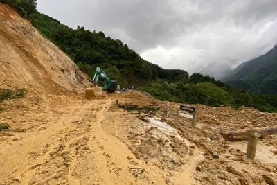 Đoạn đường sạt lở trên Quốc lộ 4D - nơi anh Nguyễn Văn Cường bị nạn.