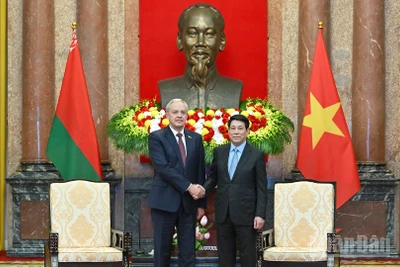 Chủ tịch nước Lương Cường và Chủ tịch Viện Đại biểu Quốc hội (Hạ viện) Cộng hòa Belarus Igor Sergeyenko.