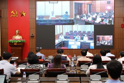 Đồng chí Lê Hoài Trung, Bí thư Trung ương Đảng, Chánh văn phòng Trung ương Đảng, Trưởng đoàn kiểm tra của Bộ Chính trị, Ban Bí thư đã chủ trì buổi làm việc với Tỉnh ủy Điện Biên.