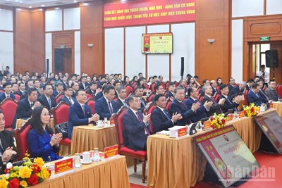 Tổng Bí thư Tô Lâm cùng các đồng chí lãnh đạo, nguyên lãnh đạo Đảng, Nhà nước và đại biểu dự Đại hội đại biểu Đảng bộ Văn phòng Trung ương Đảng nhiệm kỳ 2025-2030.