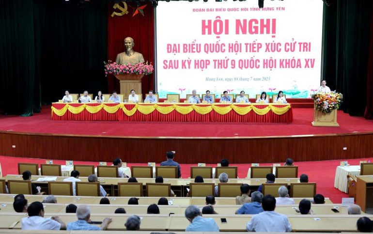 Phó Chủ tịch Quốc hội Nguyễn Khắc Định cùng Đoàn đại biểu Quốc hội tỉnh Hưng Yên tiếp xúc cử tri tỉnh Hưng Yên. 8-7-tiep-xuc-cu-tri-2.jpg