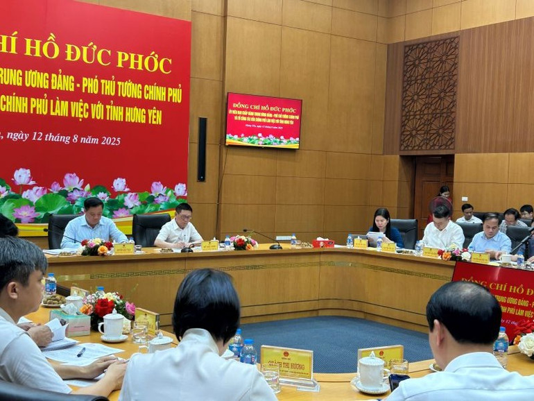 Phó Thủ tướng Chính phủ Hồ Đức Phớc cùng đoàn công tác của chính phủ làm việc với tỉnh Hưng Yên. 12-8-ptt-3.jpg