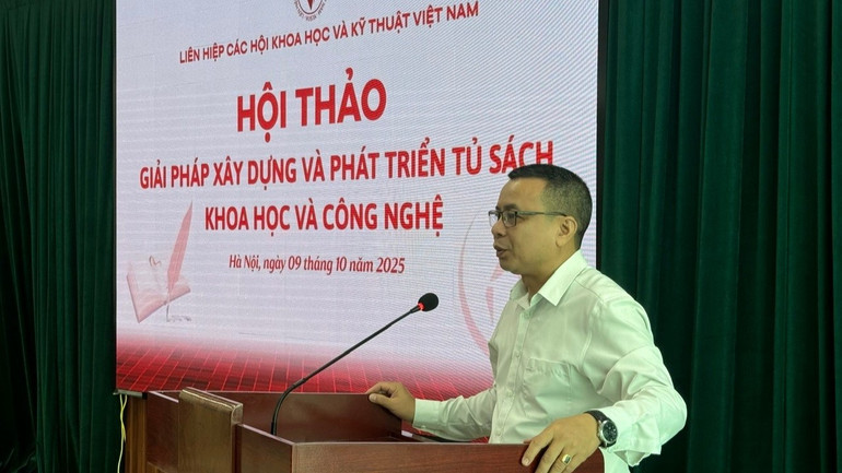 Thạc sĩ Lê Thanh Tùng phát biểu khai mạc hội thảo. anh-tu-sach-2-2460.jpg