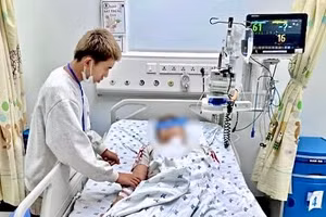 Bệnh nhi được điều trị kịp thời tại Bệnh viện Nhi đồng Thành phố Hồ Chí Minh. (Ảnh: Bệnh viện cung cấp)