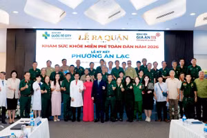 Các bệnh viện ngoài công lập tham gia ký kết hợp tác với các xã, phường chung tay khám sức khỏe toàn dân. 