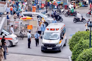 Bệnh nhân nguy kịch trong vụ lật ca-nô tại Đặc khu Phú Quốc được đưa về điều trị chuyên sâu tại Bệnh viện Chợ Rẫy. (Ảnh: Bệnh viện cung cấp)
