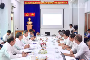 Quang cảnh buổi làm việc tại Trung tâm Kiểm soát bệnh tật Thành phố Hồ Chí Minh. (Ảnh: KHANG ANH)