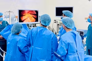 Một ca can thiệp điều trị ung thư đại trực tràng.