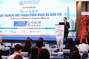 Quang cảnh hội nghị khoa học về xét nghiệm mới.