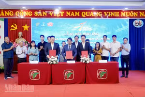 Quang cảnh lễ ký kết hợp tác. 