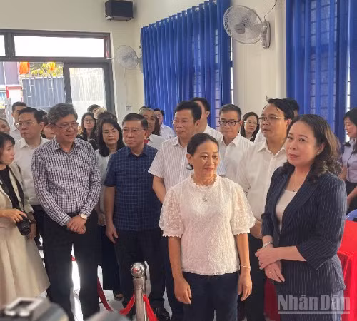 Đoàn giám sát kiểm tra tại Tổ 16.