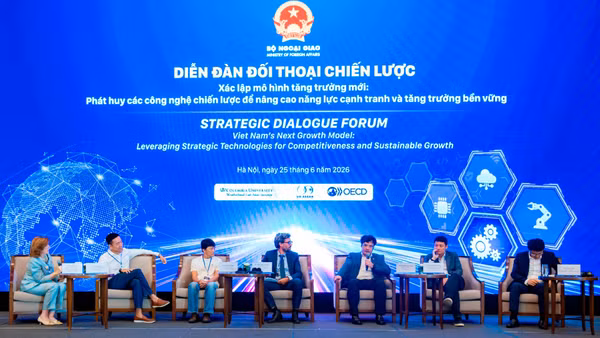 Phiên thảo luận "Từ Chiến lược đến Thực thi: Xây dựng quan hệ hợp tác trong các lĩnh vực công nghệ trọng điểm".