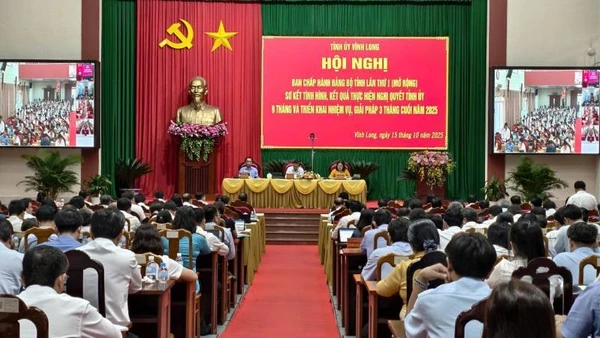 Nhìn Lại Nhiệm Kỳ “Vượt Sóng Dữ”, Tạo Dựng Nền Tảng Cho Tương Lai Nơi Cực Nam Tổ Quốc Tỉnh Vĩnh Long Tổ Chức Sơ Kết Tình Hình Thực Hiện Nhiệm Vụ Chín Tháng Đầu Năm 2025. (Ảnh: Hoàng Trung)