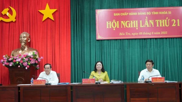 Tỉnh ủy Bến Tre tổ chức Hội nghị lần thứ 21. (Ảnh: HOÀNG TRUNG)