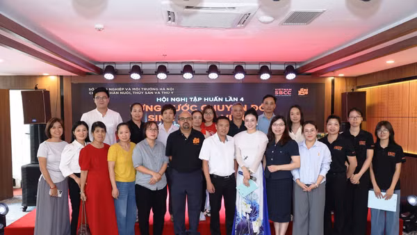 Các đại biểu tham gia Hội nghị tập huấn chuyển đổi sinh kế bền vững lần thứ tư.