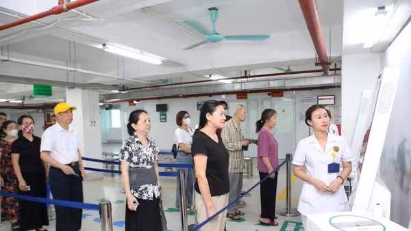 Việc triển khai “thần tốc” bệnh án điện tử trở thành nền tảng chủ chốt để ứng dụng các công nghệ mới vào hoạt động khám, chữa bệnh của các cơ sở y tế cũng như đặt nền móng cho mô hình bệnh viện thông minh.