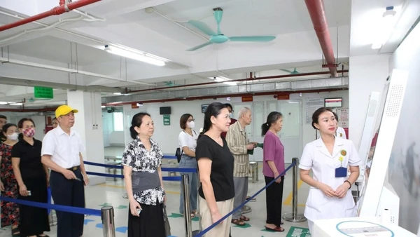 Việc triển khai “thần tốc” bệnh án điện tử trở thành nền tảng chủ chốt để ứng dụng các công nghệ mới vào hoạt động khám, chữa bệnh của các cơ sở y tế cũng như đặt nền móng cho mô hình bệnh viện thông minh.