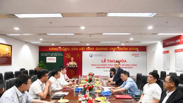 Lễ tạo khóa chứng thư số cho MySign tổ chức với sự chứng kiến của Đoàn công tác Trung tâm Chứng thực điện tử quốc gia (Bộ Khoa học và Công nghệ).