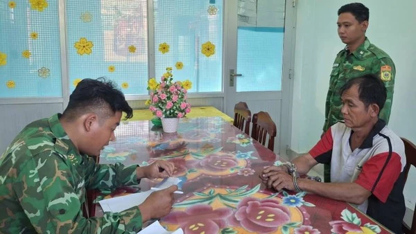 Đối tượng làm việc tại cơ quan chức năng.