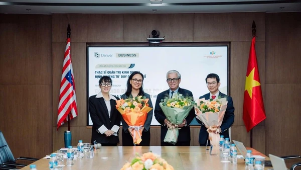 Sự kiện có sự tham gia của bà Alexandra Greig-Duarte – Viên chức Ngoại giao, Đại sứ quán Hoa Kỳ tại Việt Nam và ông Phạm Quang Vinh – nguyên Thứ trưởng Ngoại giao, nguyên Đại sứ Việt Nam tại Hoa Kỳ.